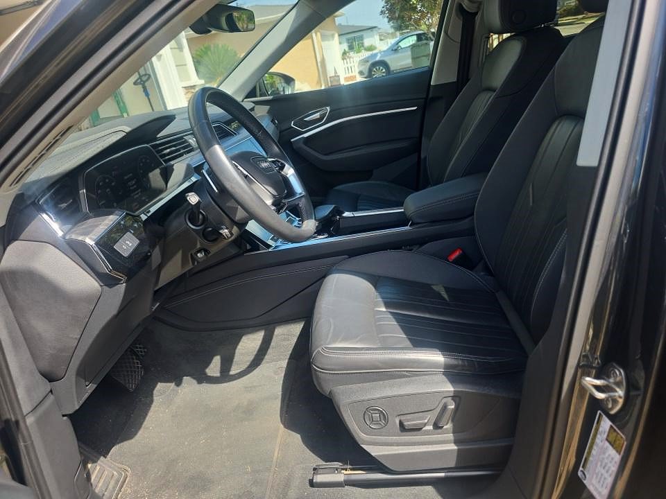Used 2024 Audi Q8 e-tron Premium AWD/4WD image 5