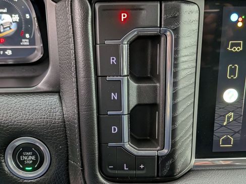 Used 2022 GMC Yukon Denali w/ Denali Premium Package image 26