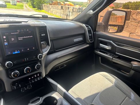 Used 2024 RAM 2500 Big Horn w/ Off Road Package AWD/4WD image 15