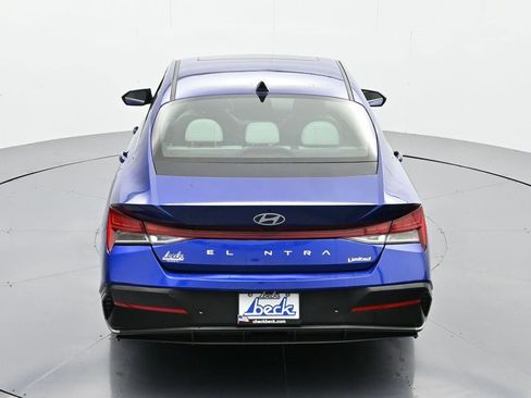 Used 2024 Hyundai Elantra Limited image 43