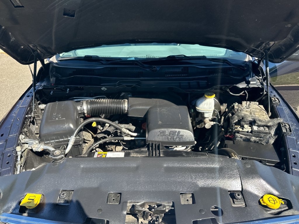 Used 2018 RAM 1500 Express w/ Express Value Package AWD/4WD image 10