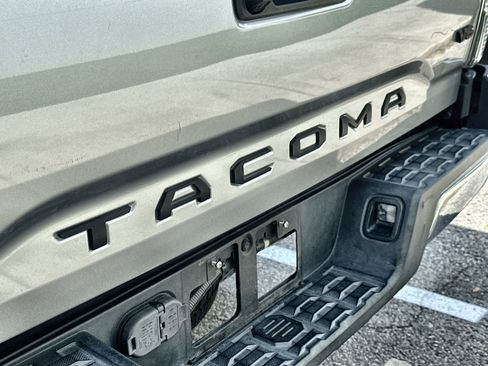 Used 2018 Toyota Tacoma SR5 image 7
