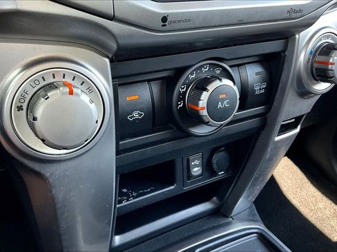 Used 2014 Toyota 4Runner SR5 image 33