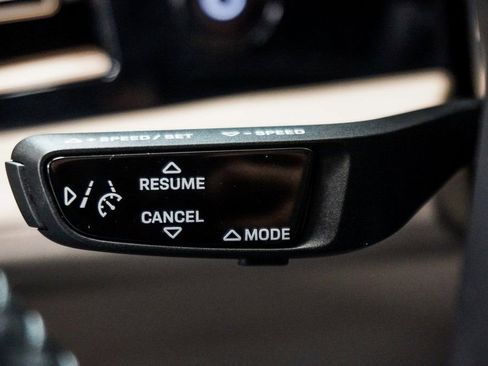 Used 2023 Porsche Taycan 4S w/ Premium Package image 33