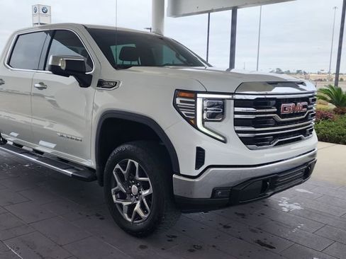 Used 2023 GMC Sierra 1500 SLT w/ SLT Premium Package image 4