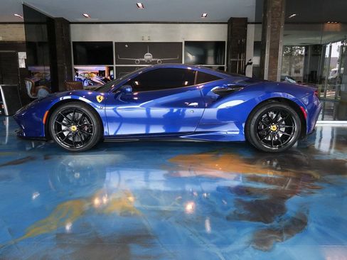 Used 2020 Ferrari F8 Tributo RWD image 11