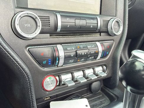Used 2018 Ford Mustang Premium image 37