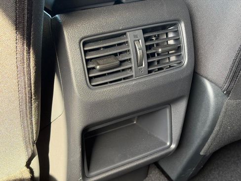 Used 2025 Nissan Rogue S FWD image 11