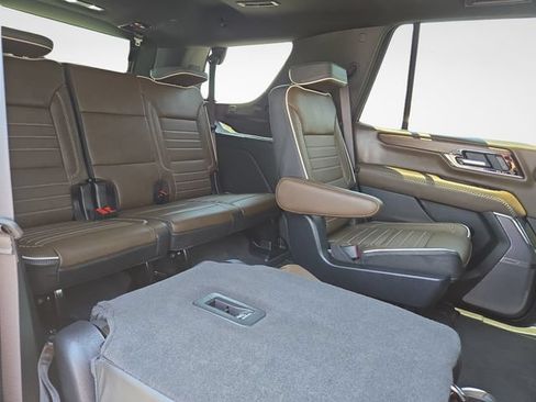 Used 2025 GMC Yukon Denali Ultimate w/ LPO, Floor Liner Package AWD/4WD image 41