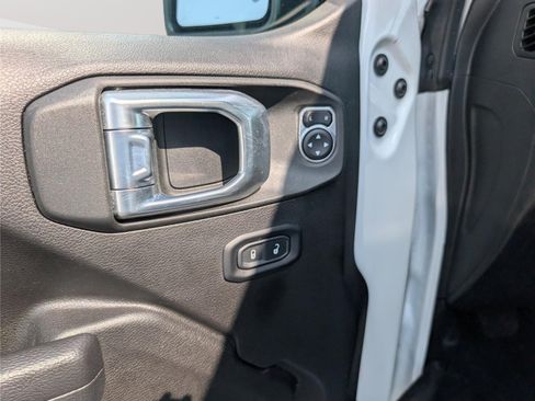 Used 2022 Jeep Wrangler Unlimited Sport AWD/4WD image 19