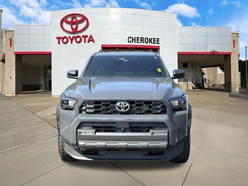 Used 2025 Toyota 4Runner TRD Off-Road Premium AWD/4WD image 2