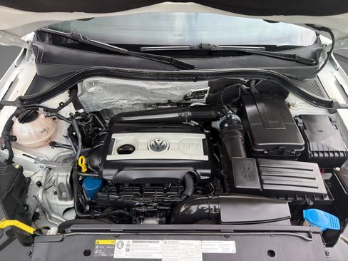 Used 2017 Volkswagen Tiguan Sport FWD image 21