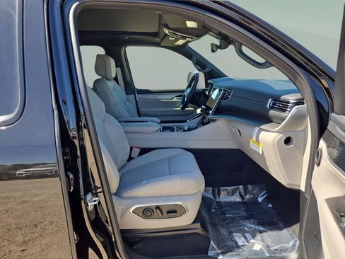 New 2026 Jeep Grand Wagoneer 2WD w/ Premium Group I image 29