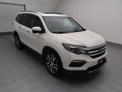 Used 2018 Honda Pilot Touring image 13