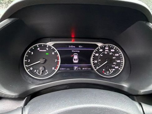 Used 2025 Nissan Sentra SR FWD image 24