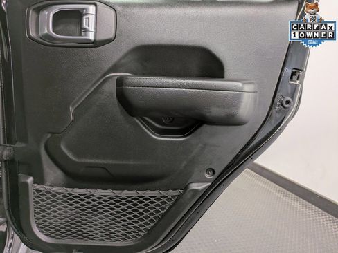 Used 2024 Jeep Wrangler Unlimited Rubicon w/ Technology Group image 26