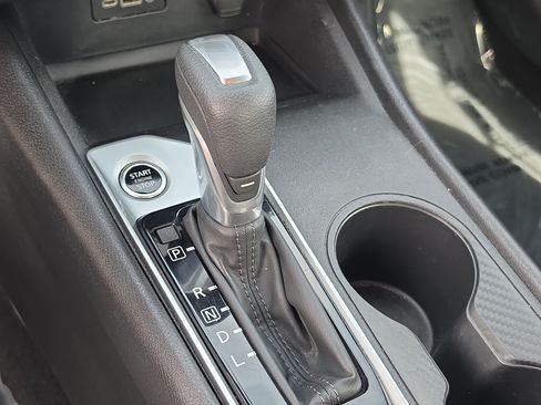 Used 2024 Nissan Altima 2.5 SV FWD image 27