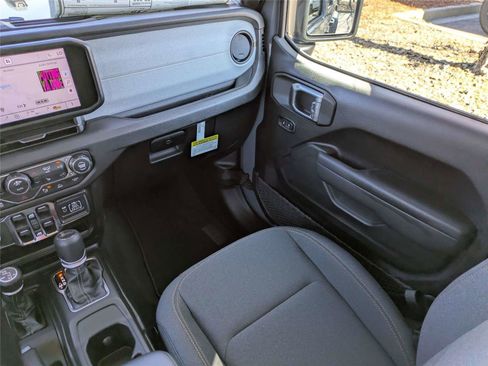 New 2026 Jeep Gladiator Sport image 18