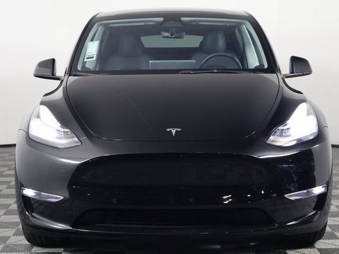 Used 2022 Tesla Model Y Long Range image 2