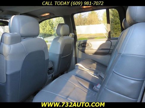 Used 2004 Chevrolet TrailBlazer LT w/ LT Preferred Equipment Group image 9