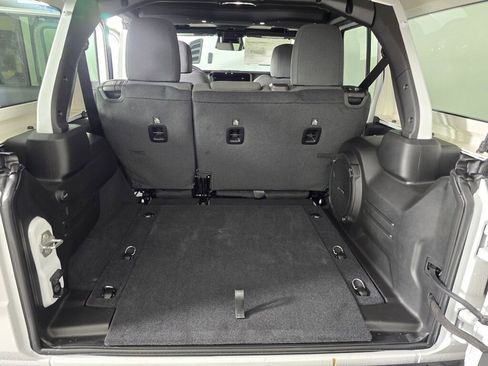 New 2026 Jeep Wrangler Unlimited Rubicon w/ Steel Bumper Group image 14