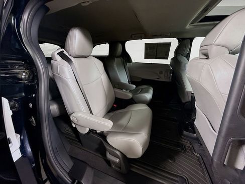 Used 2026 Toyota Sienna XLE AWD/4WD image 27