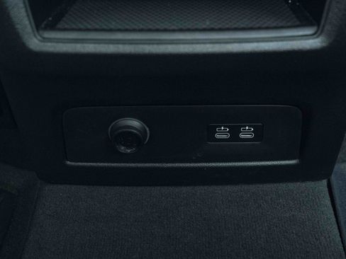 Used 2025 BMW X7 M60i AWD/4WD image 44