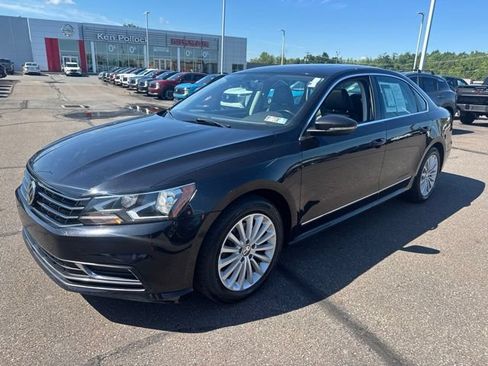 Used 2017 Volkswagen Passat 1.8T SE FWD image 36