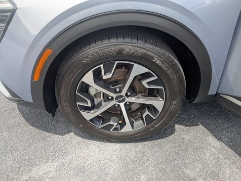 Used 2025 Kia Sportage EX w/ Premium Package FWD image 10