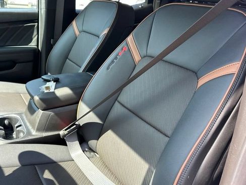 Used 2026 GMC Canyon AT4 w/ AT4 Premium Package AWD/4WD image 12