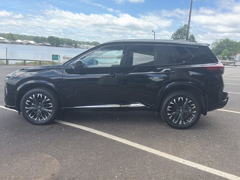 Used 2024 Nissan Rogue Platinum w/ Platinum Premium Package AWD/4WD image 6