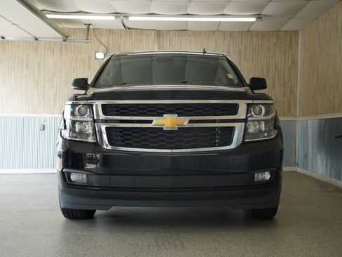 Used 2015 Chevrolet Suburban LT w/ Luxury Package RWD image 2