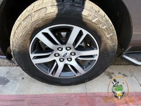 Used 2022 Ford Expedition Limited AWD/4WD image 4