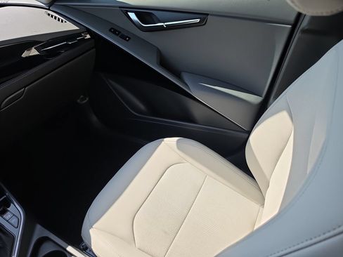 New 2026 Kia Niro EX FWD image 15