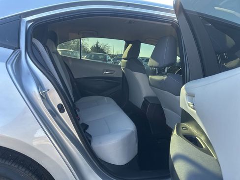 Used 2021 Toyota Corolla LE image 10
