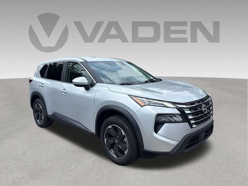 Used 2024 Nissan Rogue SV FWD image 28