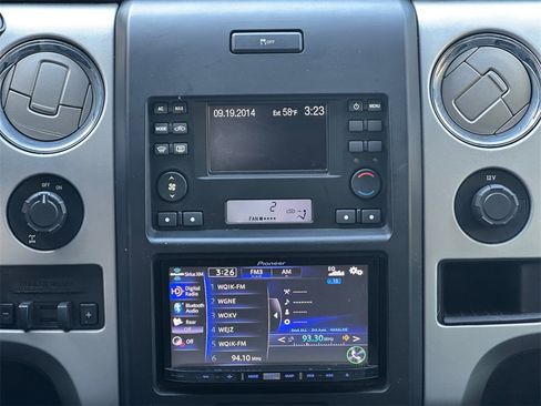 Used 2013 Ford F150 XLT w/ Luxury Equipment Group image 19