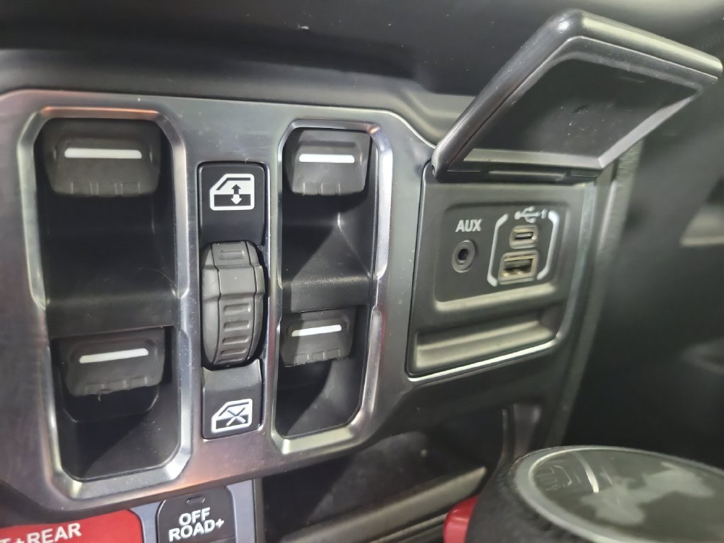 Used 2023 Jeep Wrangler Unlimited Rubicon AWD/4WD image 24