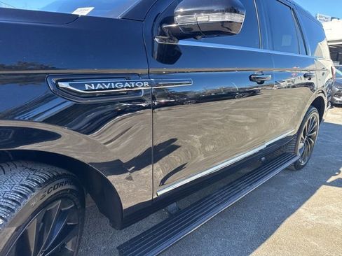 Used 2020 Lincoln Navigator Reserve w/ Equipment Group 208A Reserve image 4