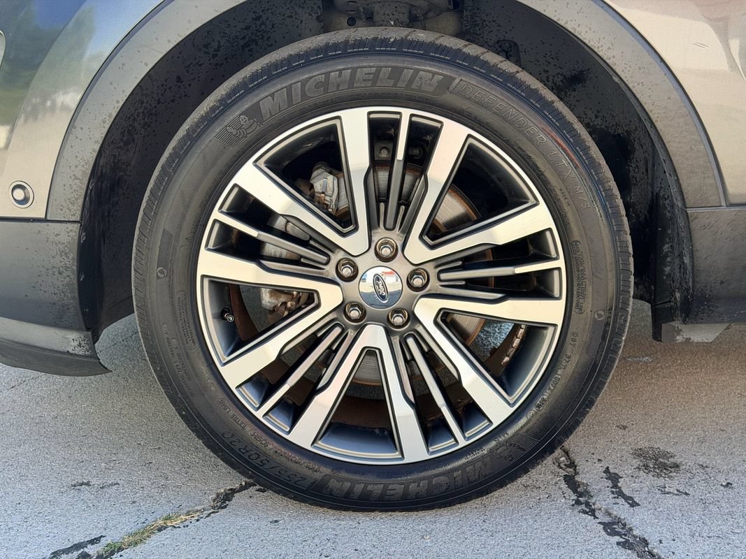 Used 2017 Ford Explorer Platinum AWD/4WD image 27