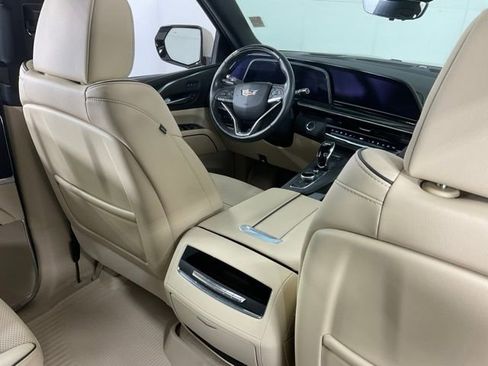 Certified 2024 Cadillac Escalade Premium Luxury w/ Performance Package image 29