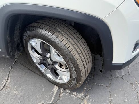 Used 2018 Jeep Compass Limited AWD/4WD image 28