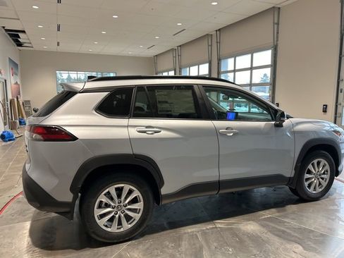 New 2026 Toyota Corolla Cross LE image 8