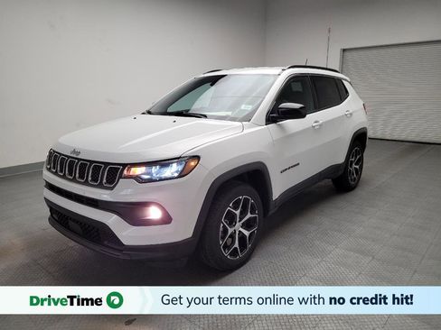 Used 2024 Jeep Compass Latitude image 1