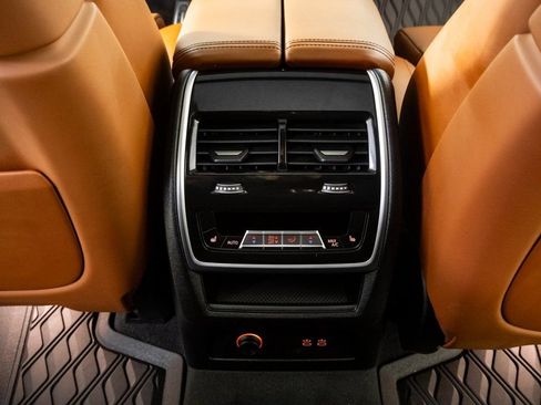 Used 2025 BMW X7 M60i image 20