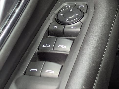 Used 2024 Chevrolet Suburban LT w/ Luxury Package AWD/4WD image 26
