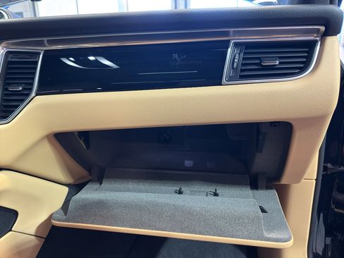 Used 2017 Porsche Macan AWD/4WD image 24