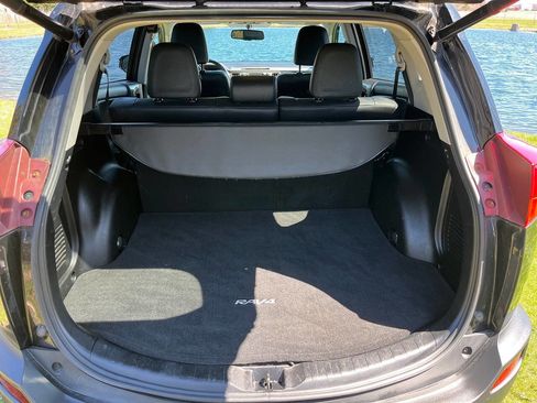 Used 2015 Toyota RAV4 Limited image 11