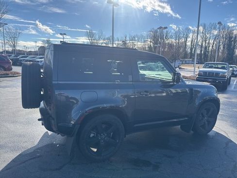 Used 2023 Land Rover Defender 90 X-Dynamic SE image 7