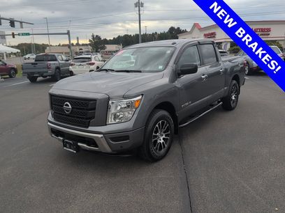 Used 2021 Nissan Titan SV w/ SV Convenience Package
